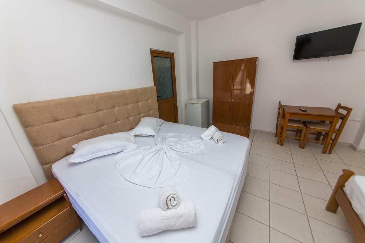 Blue Heaven Hotel Саранда Екстер'єр фото